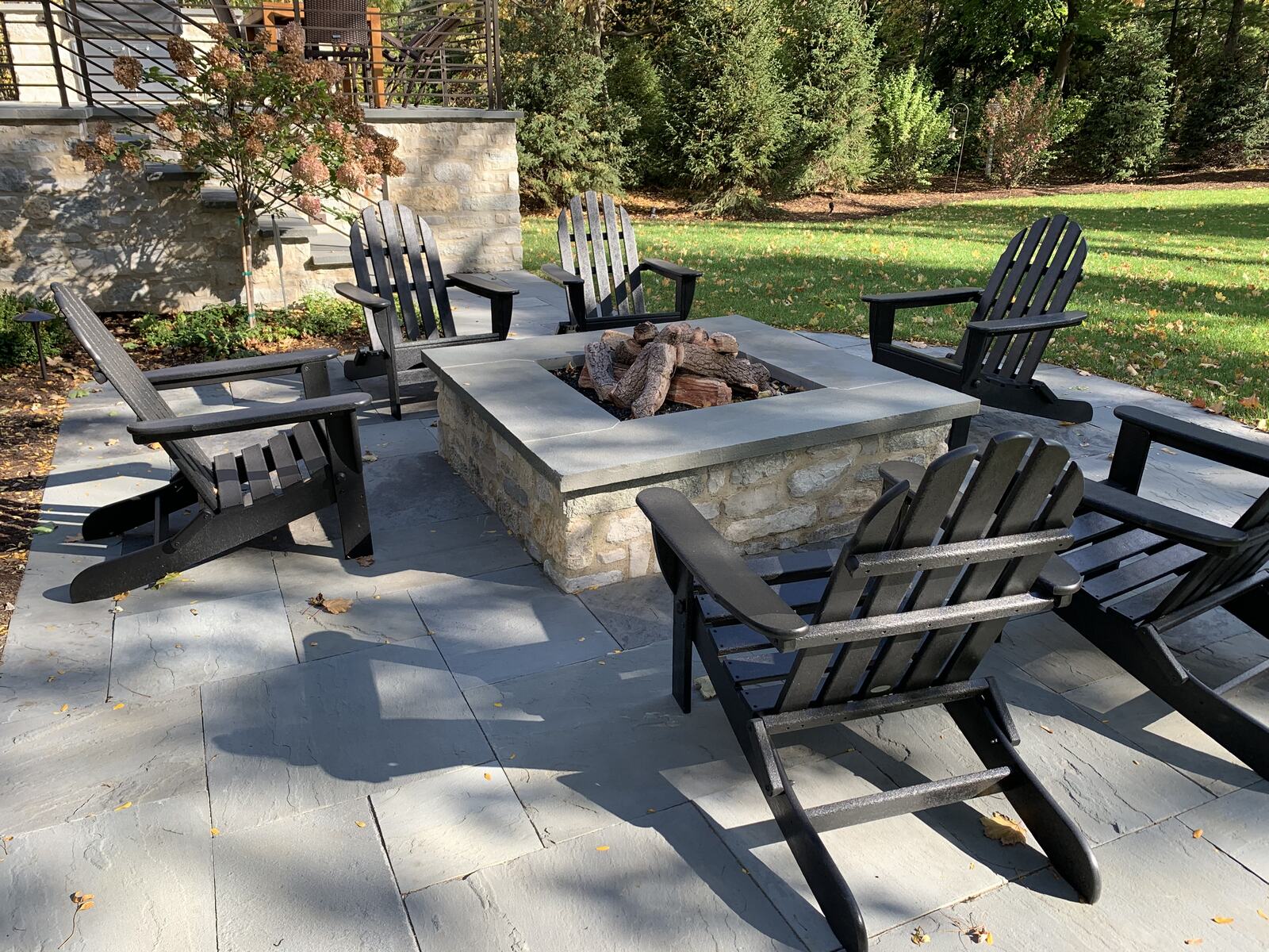 Outdoor fire pit and fireplace installation — Green Grass Landscape, Chicago's western suburbs